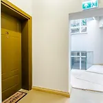 Very Berry Hotel *